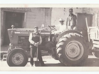 Primer tractor de la municipalidad de Monte Patria Primer tractor de la municipalidad de Monte Patria