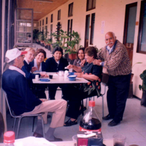 Paseo de club de adulto mayor