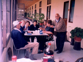 Paseo de club de adulto mayor