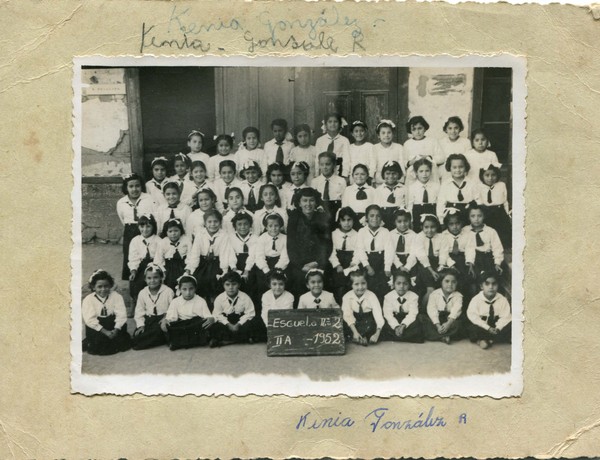 Alumnas de la Escuela N° 2 Alumnas de la Escuela N° 2