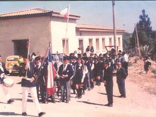 Desfile de estudiantes de Altovalsol Desfile de estudiantes de Altovalsol