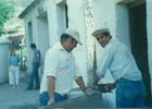 Maestros albañiles y carpinteros