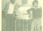 Primos junto al Wurlitzer Primos junto al Wurlitzer