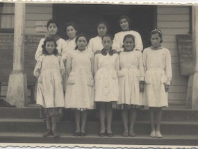 Alumnas de la Escuela N° 18 de Quemchi