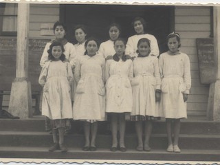 Alumnas de la Escuela N° 18 de Quemchi Alumnas de la Escuela N° 18 de Quemchi