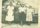 Mujeres en el restaurante Costa Azul Mujeres en el restaurante Costa Azul