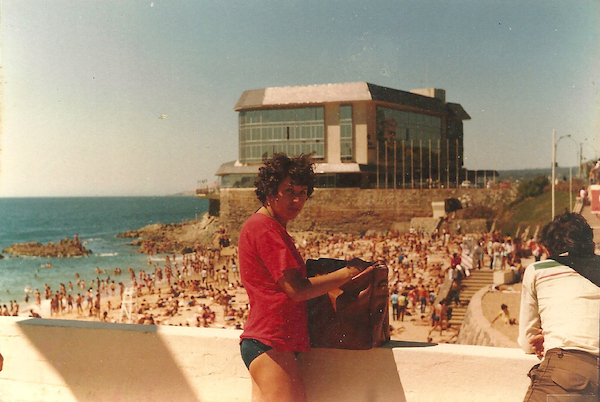 Lia Ocampo en Caleta Abarca