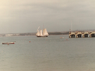 Velero en la bahía de Quintero