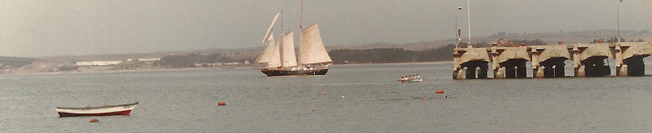 Velero en la bahía de Quintero