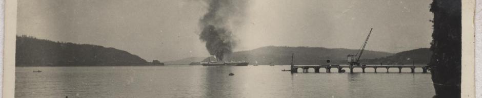 Maniobra de buque en la bahía de Corral