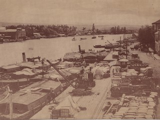 Tráfico fluvial entre Valdivia y Corral