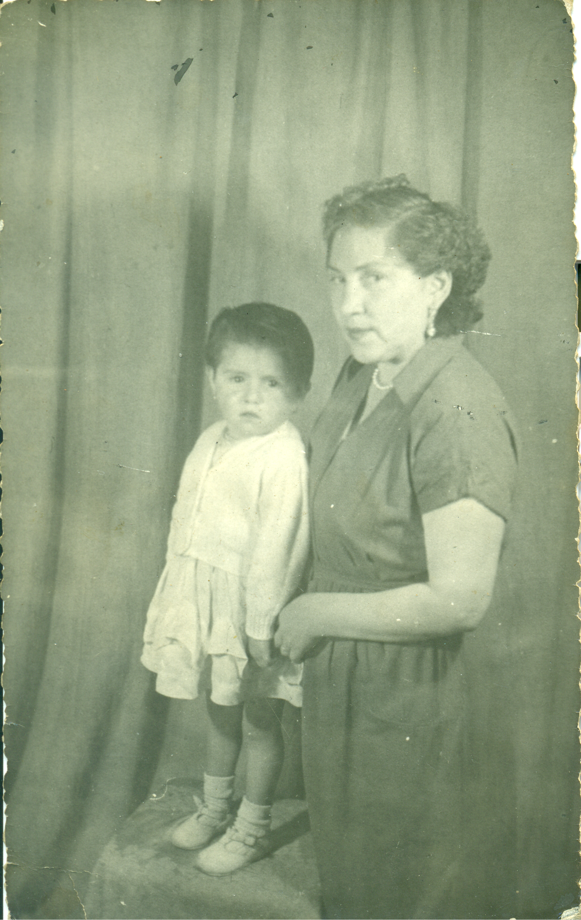 Retrato de madre e hija Retrato de madre e hija