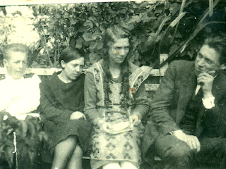 Jóvenes en la Quinta Trautmann Jóvenes en la Quinta Trautmann