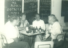 Amigos en el bar Amigos en el bar