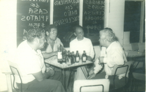 Amigos en el bar