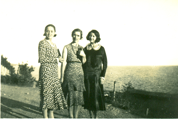 Amigas en el cerro Miramar