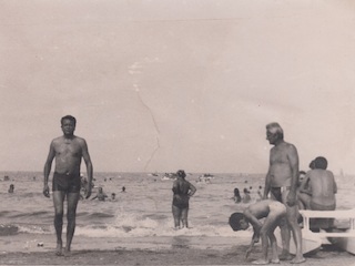 Héctor Cuevas en el mar Mediterráneo