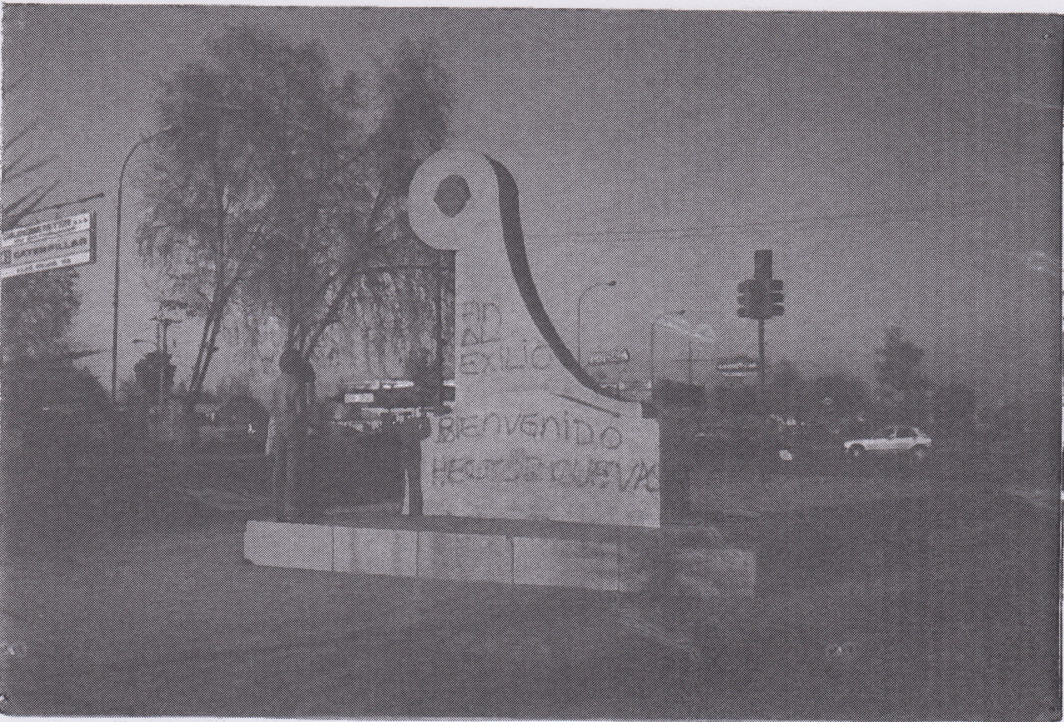 Monumento intervenido en Santiago