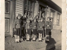 Brigada de niñas Girls Guides Brigada de niñas Girls Guides