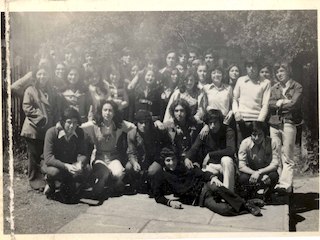 Jóvenes en la Escuela Básica Coeducacional N° 11 de Quellón