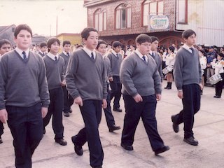 Desfile de alumnos del Colegio San Agustín