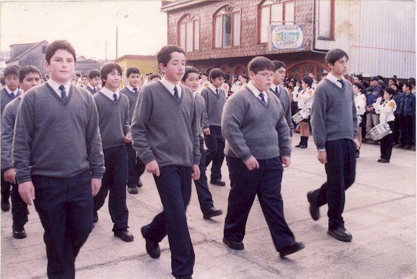 Desfile de alumnos del Colegio San Agustín