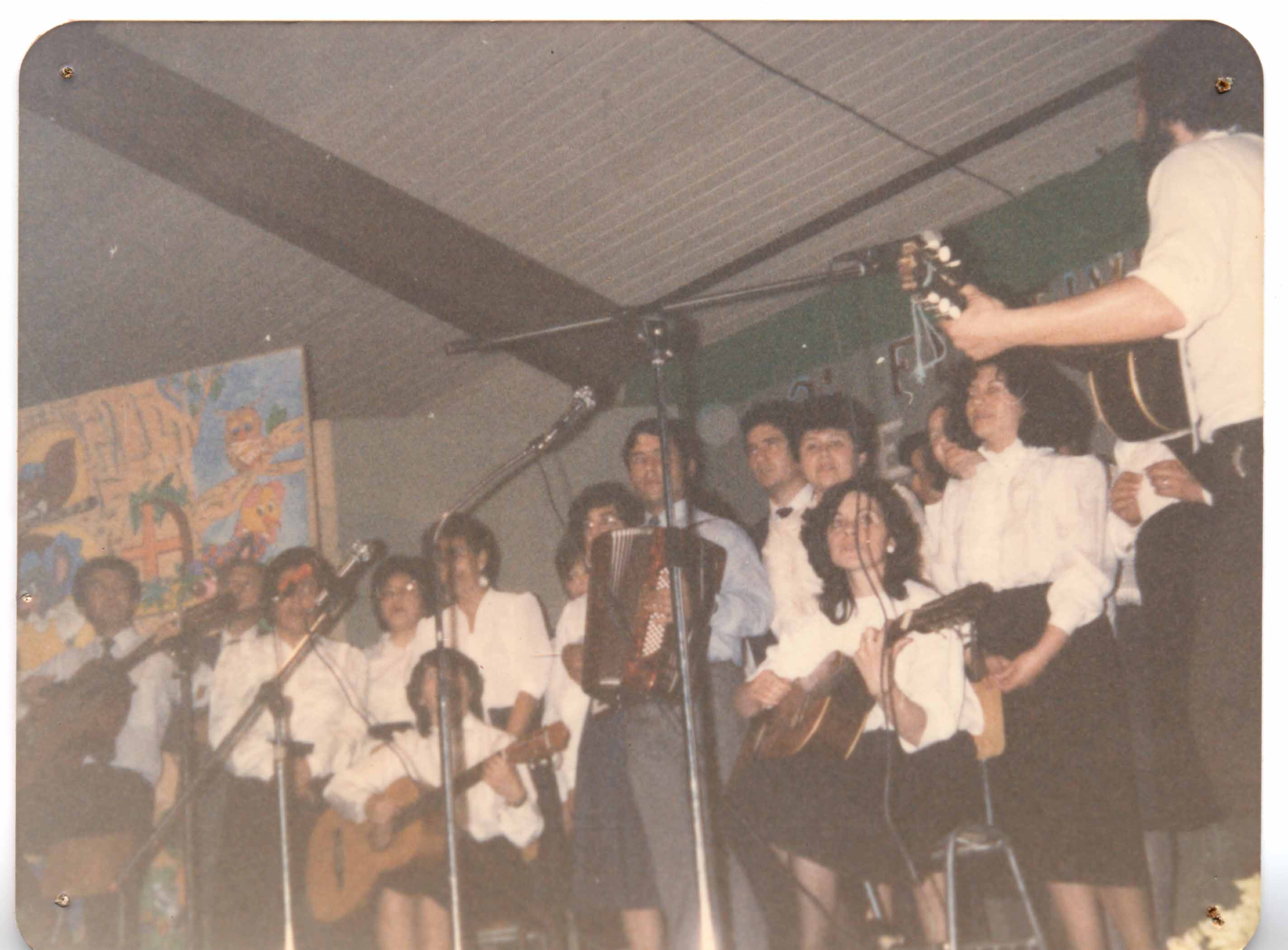 Conjunto folklórico de profesores de la escuela Eulogia Bórquez Pérez Conjunto folklórico de profesores de la escuela Eulogia Bórquez Pérez