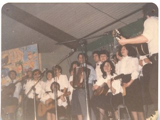 Conjunto folklórico de profesores de la escuela Eulogia Bórquez Pérez