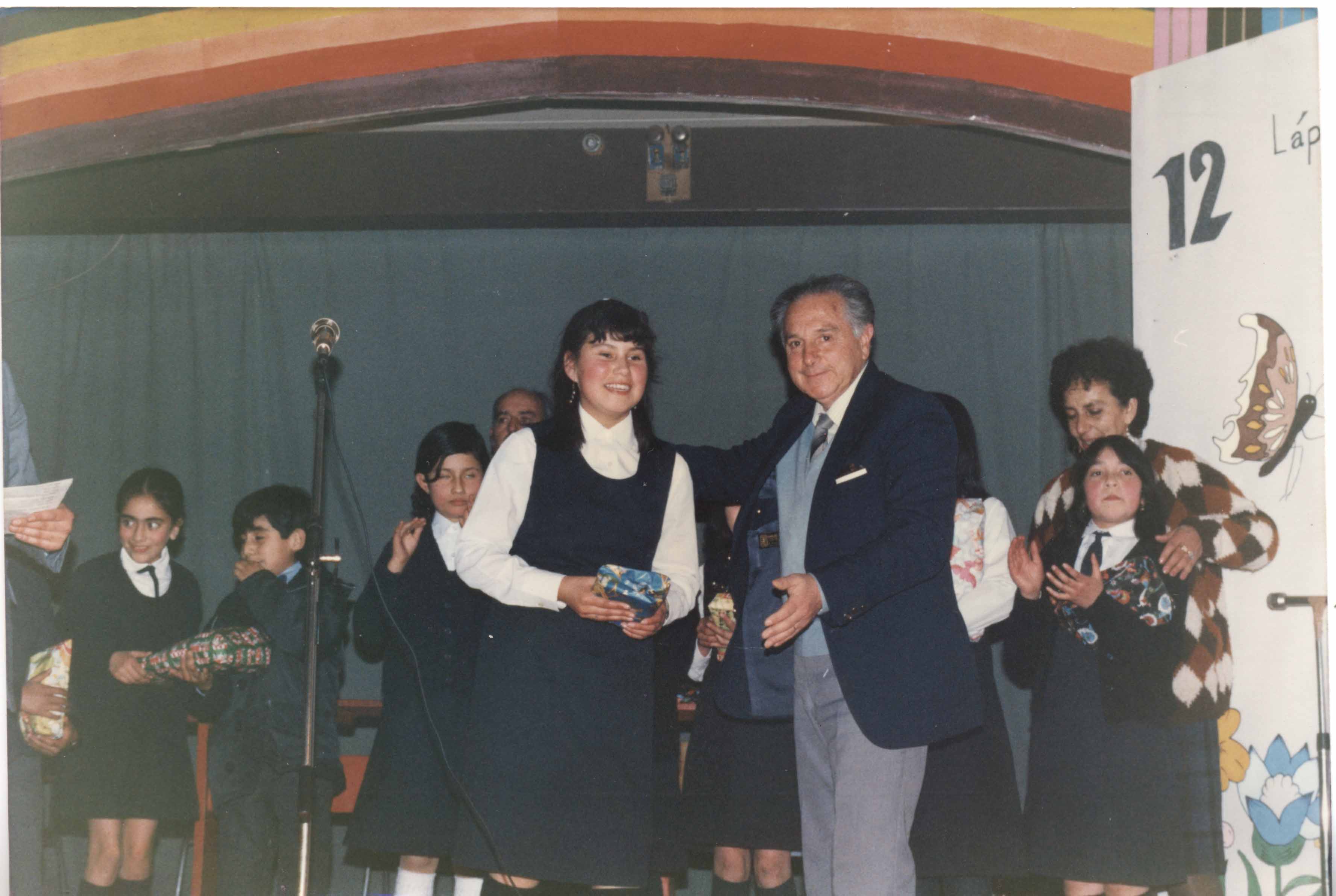 Premiación en el Primer Festival de la Canción Escolar Premiación en el Primer Festival de la Canción Escolar