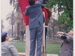 Instalación del monumento de Luis Emilio Recabarren