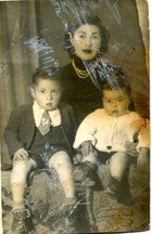 Adriana Zeballos y sus hijos Adriana Zeballos y sus hijos