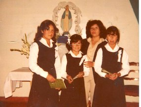 Primera comunión de hermanas González