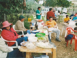 Paseo de aniversario de agrupación cultural