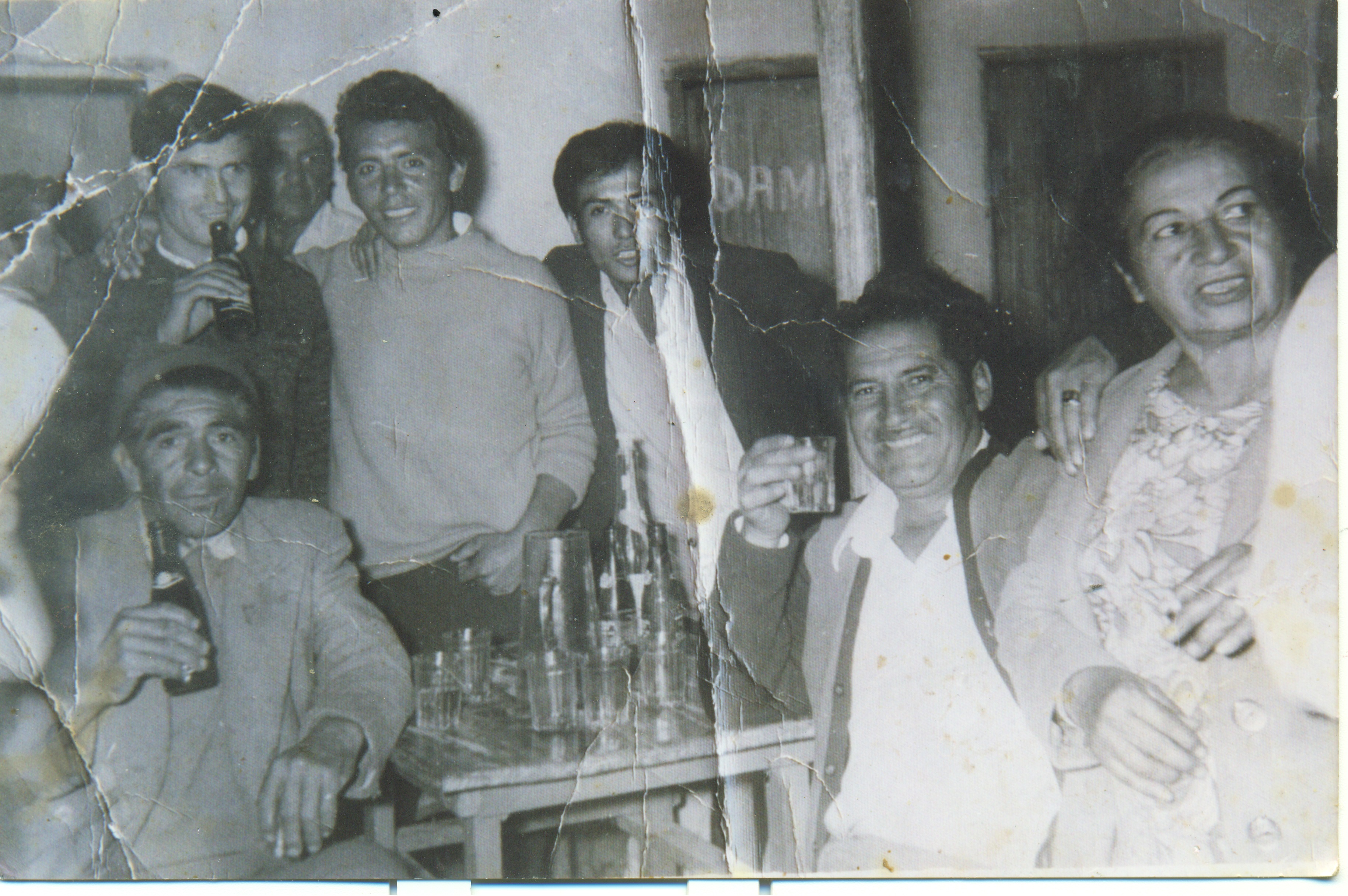 Amigos en el restaurante Costa Azul