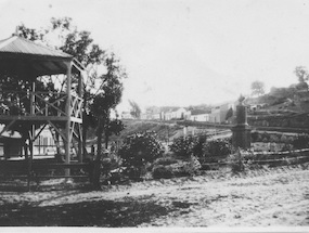 Pérgola en la plaza Pizarro