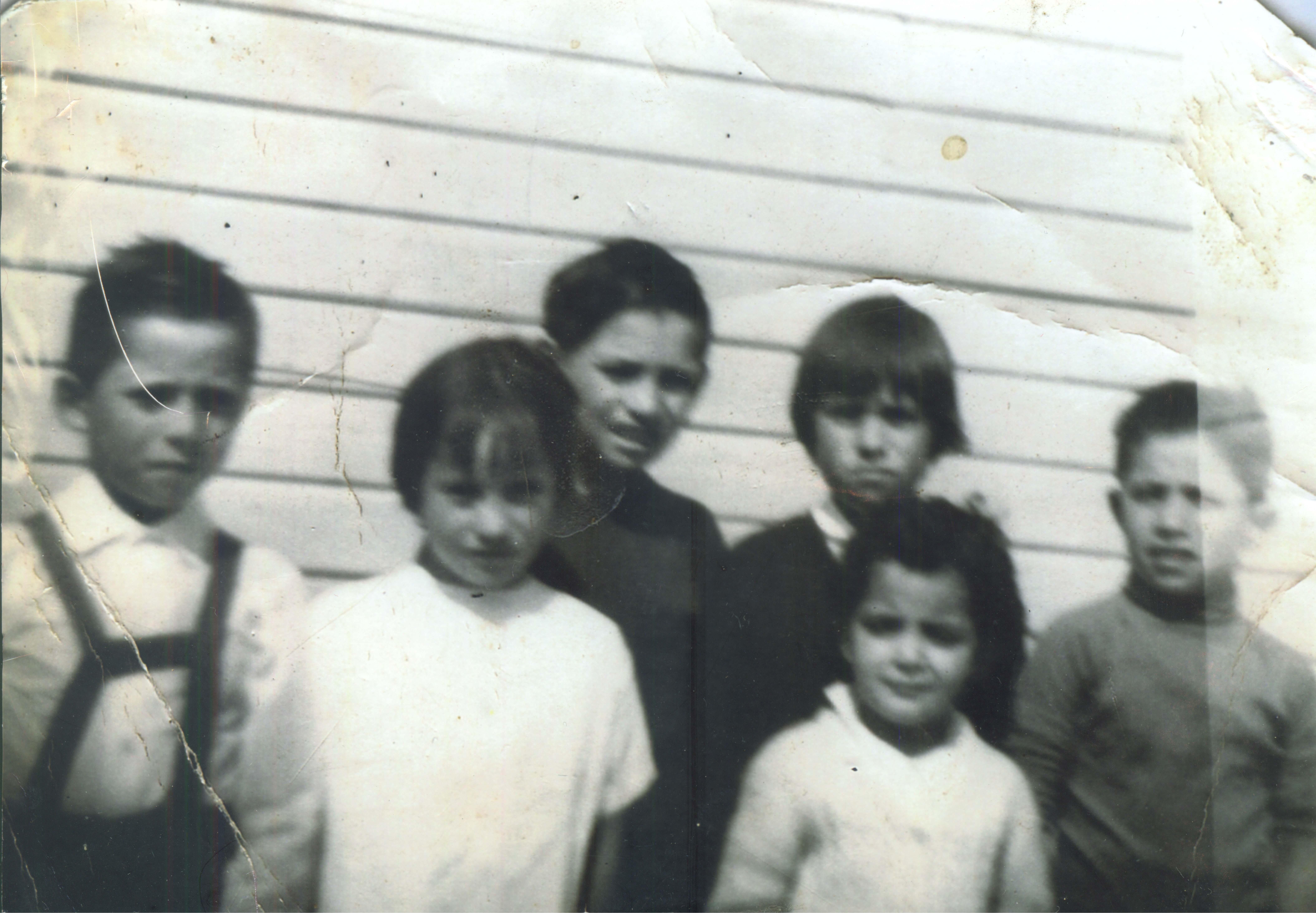 Niños de la población Juan Aspeé Niños de la población Juan Aspeé