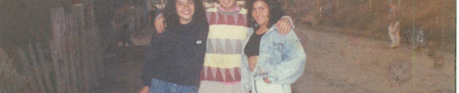 Hermanas Soto Zúñiga y un amigo Hermanas Soto Zúñiga y un amigo