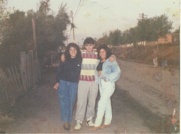 Hermanas Soto Zúñiga y un amigo Hermanas Soto Zúñiga y un amigo