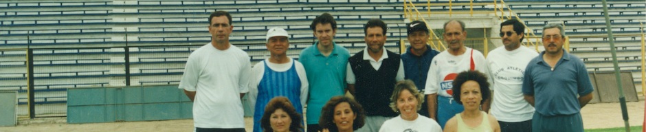 Atletas en el estadio Francisco Sánchez Rumoroso