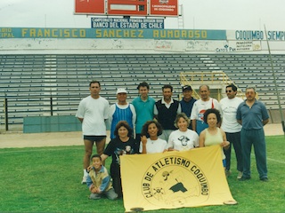 Atletas en el estadio Francisco Sánchez Rumoroso