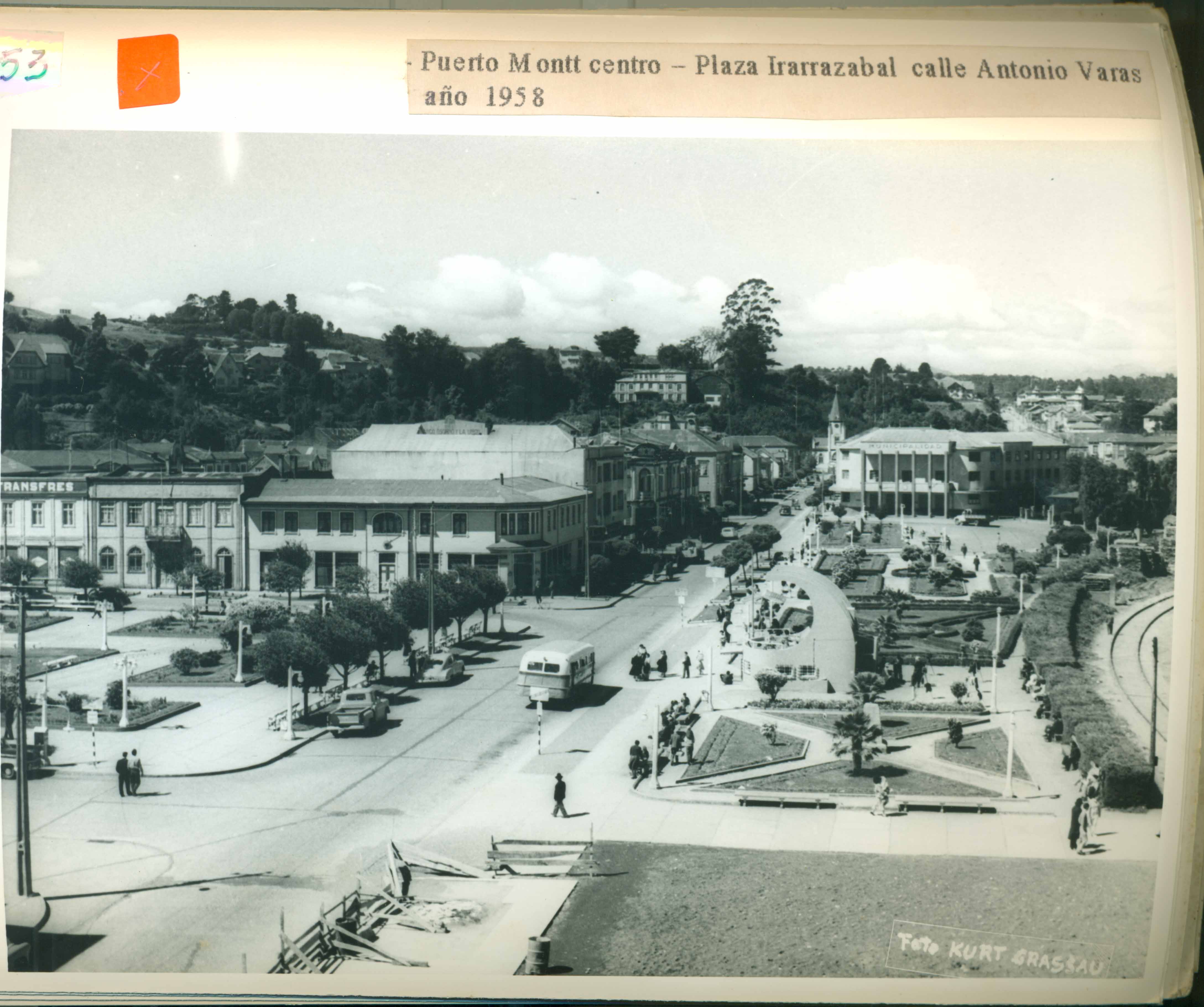 Plaza Irarrázabal y calle Antonio Varas de Puerto Montt