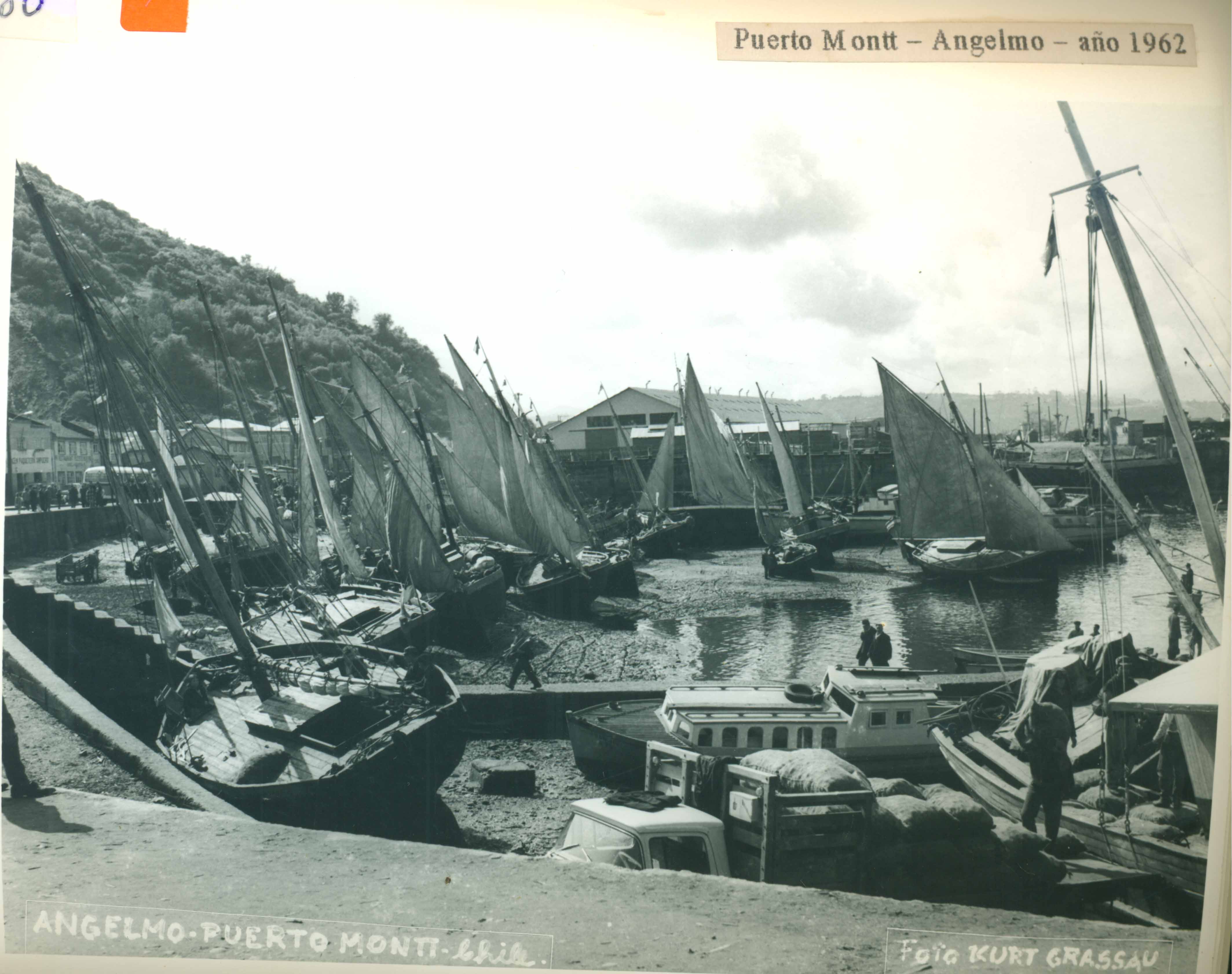 Lanchas en el puerto de Angelmó