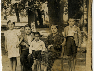 Familia Palma Montero en un paseo a la Quinta Normal