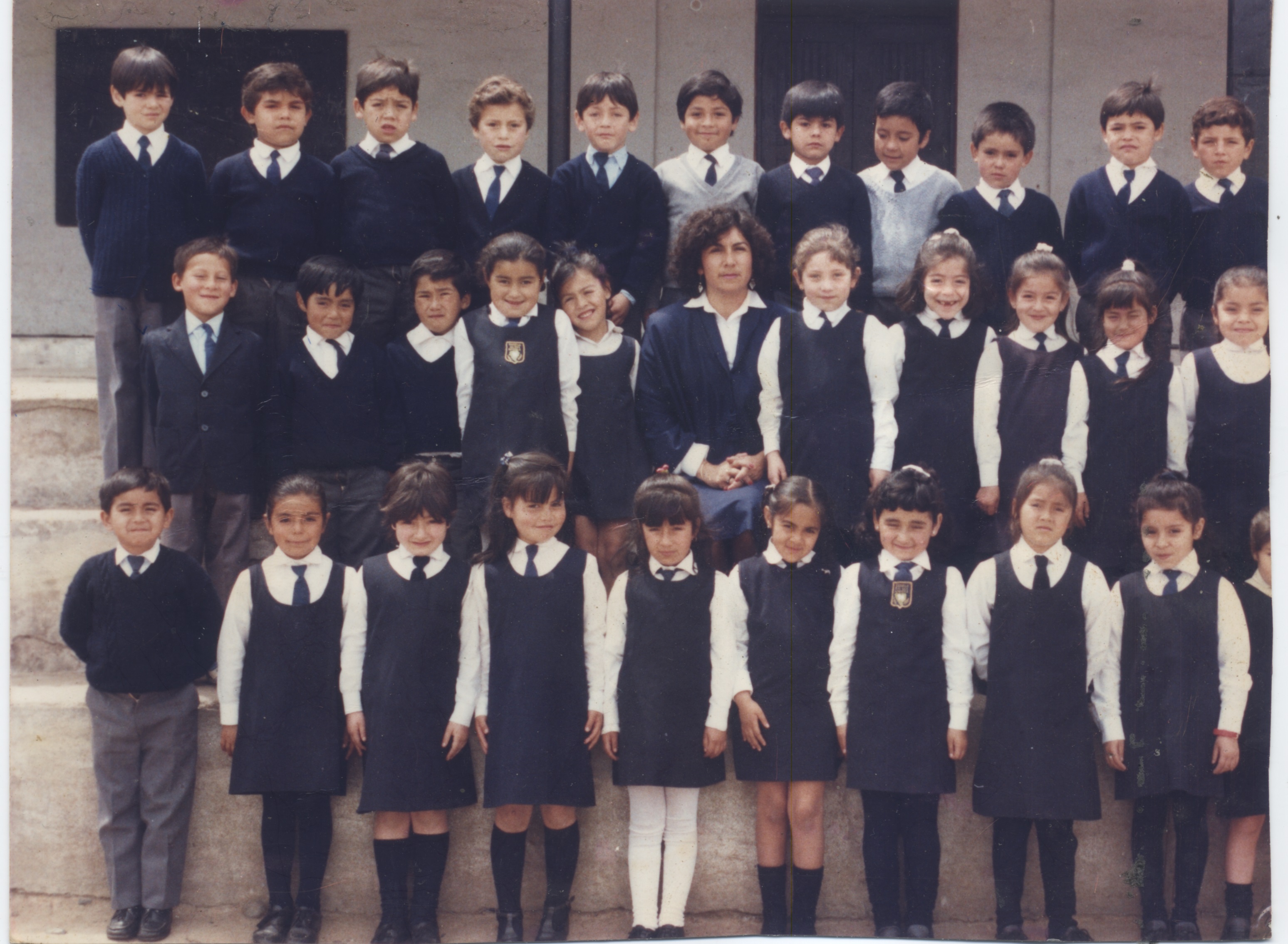 Estudiantes de la Escuela Ámerica Estudiantes de la Escuela Ámerica