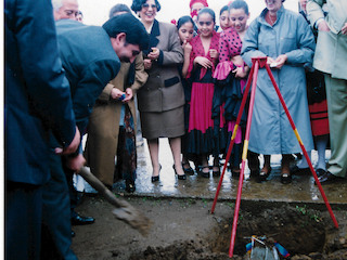 Inauguración de obras del gimnasio de la Escuela España