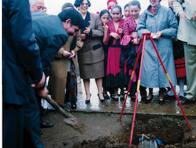 Inauguración de obras del gimnasio de la Escuela España