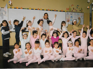 Alumnas de ballet de la Escuela España