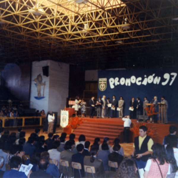 Licenciatura en el colegio Miguel León Prado