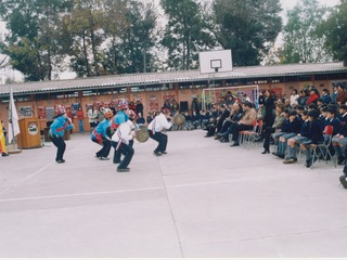 Presentación de baile chino en la escuela La Florida