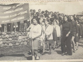 Desfile de centro de madres de Lago Ranco